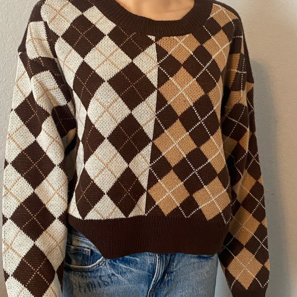 Derek Heart Brown and Cream Crew Neck Sweater with Argyle Pattern - Picture 2 of 7